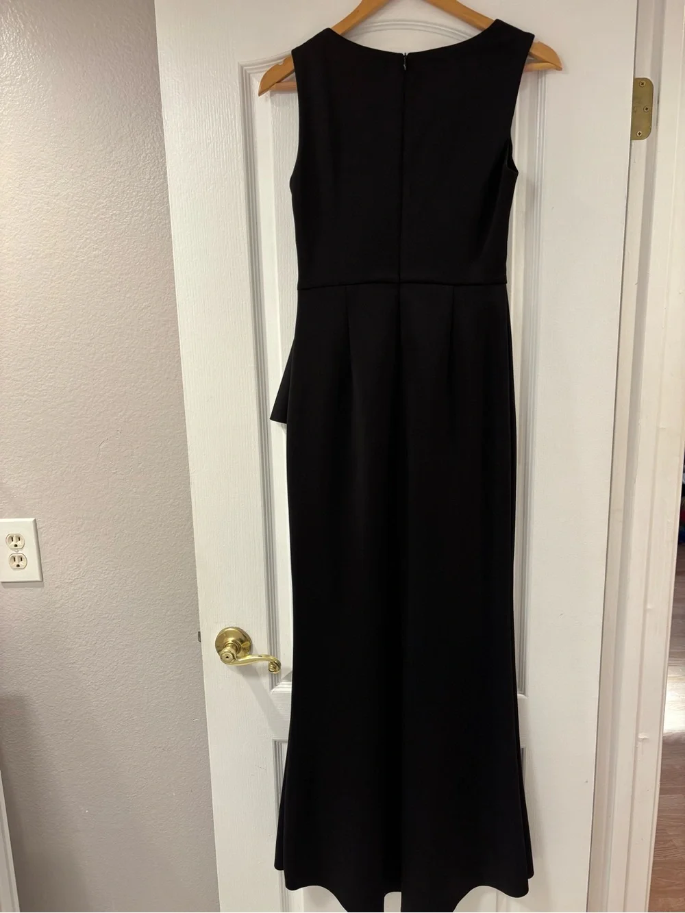 Jessica Howard Black Sleeveless Cascade Ruffle-Front Scuba Fabric Formal Dress